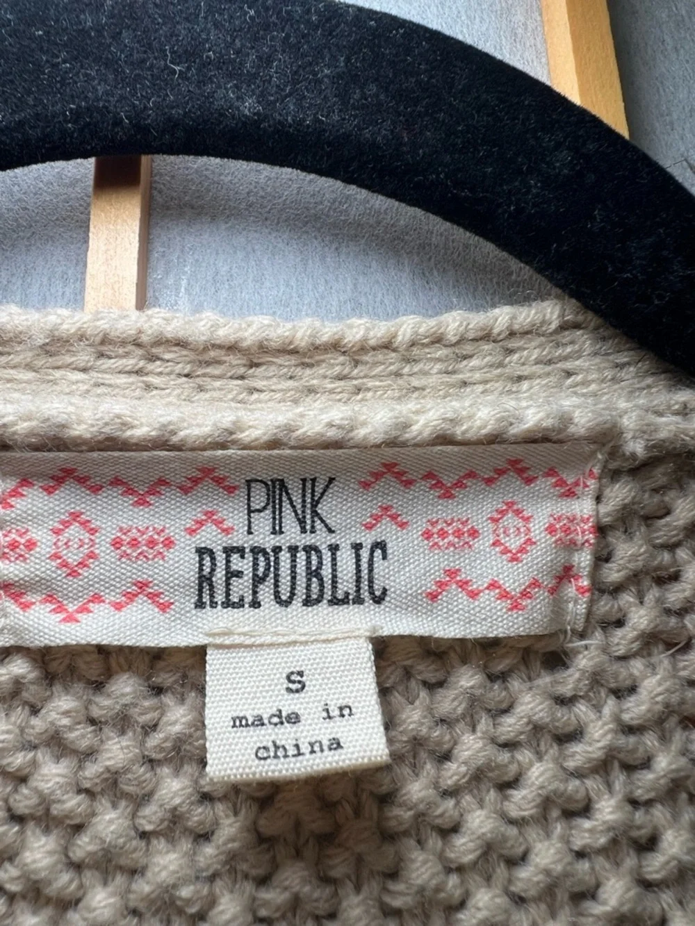 Pink Republic size small Open Front Faux Fur cream Knit Back Vest - Picture 3 of 7